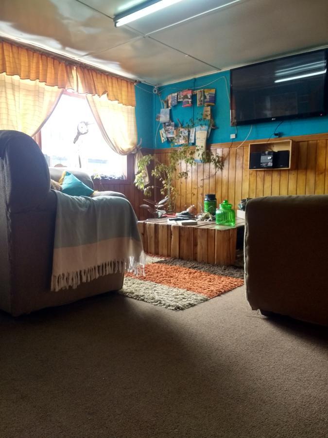 הוסטל פורטו נטאלס Casa Lili Backpackers מראה חיצוני תמונה